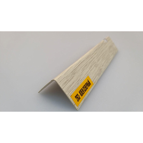 Угол пластиковый 20х20мм  Клен северный 2,7м: фотография 1